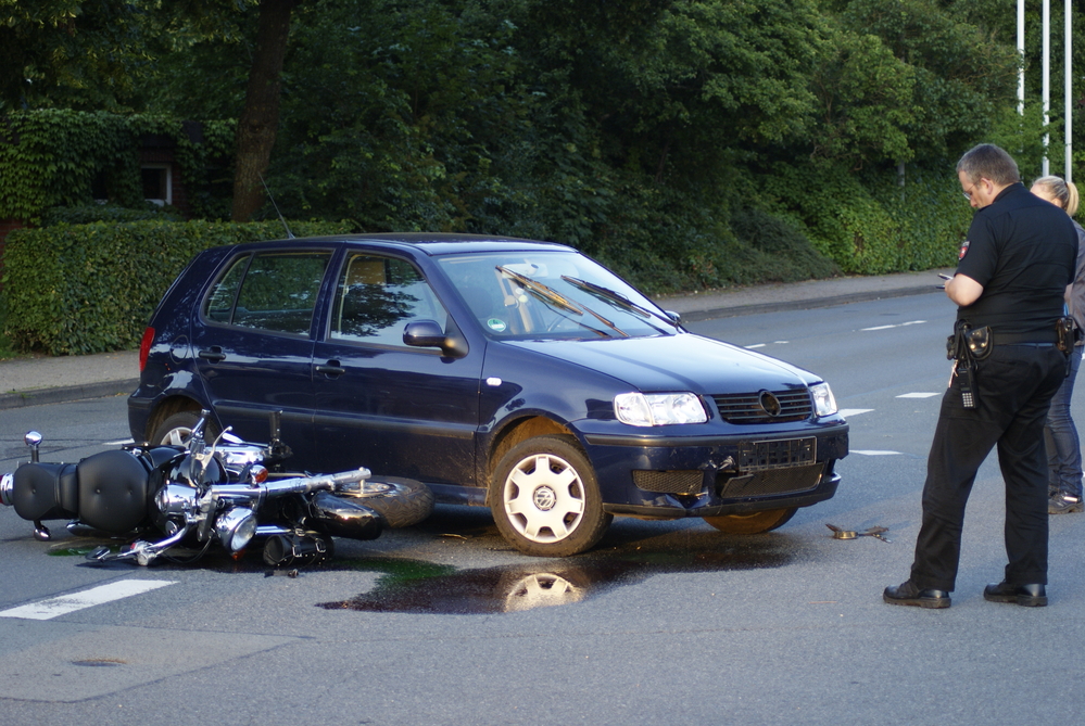 You are currently viewing 5 Reasons To Hire A Motorcycle Accident Lawyer